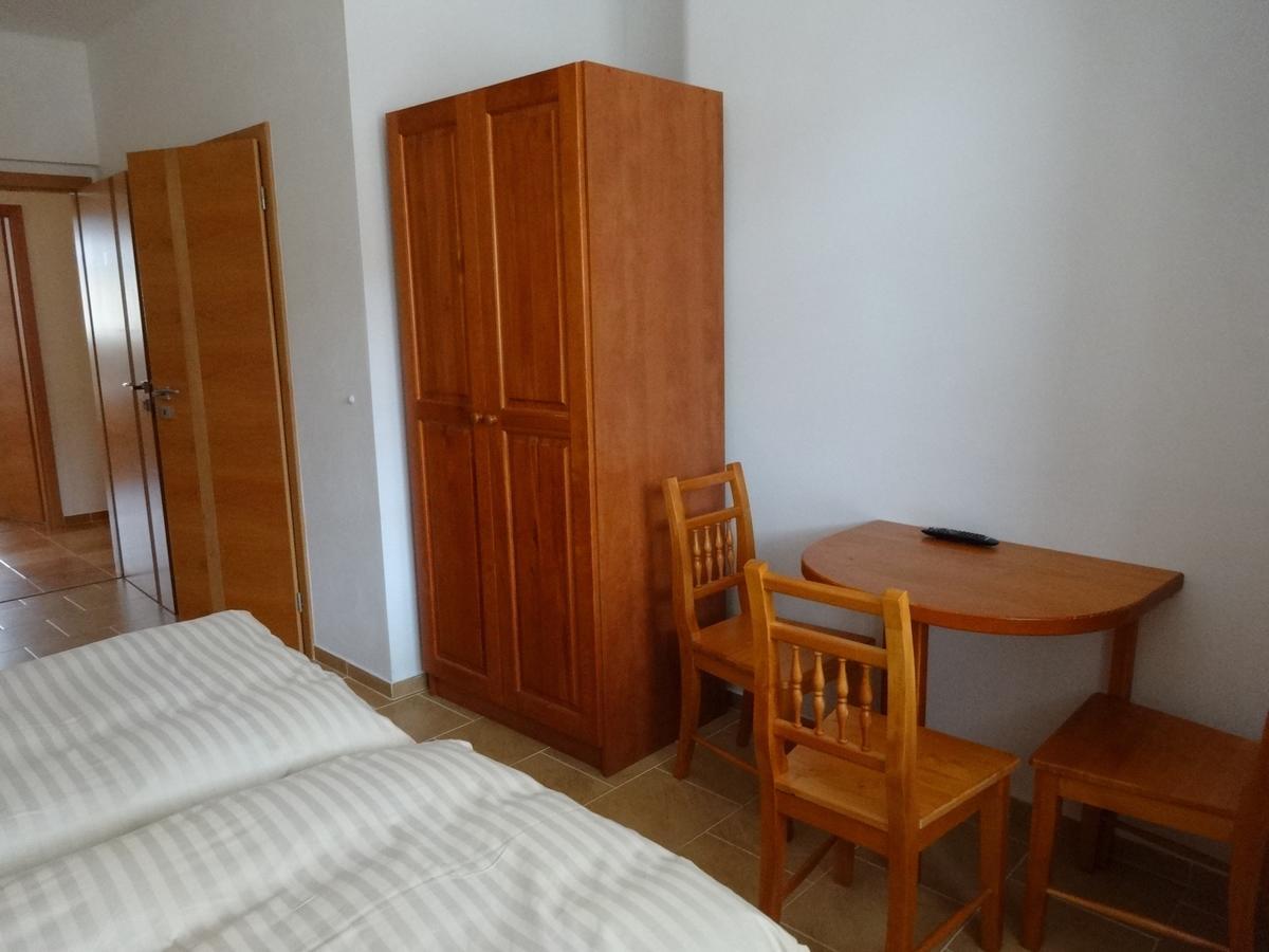 Hostinec U Janatu S Ubytovanim Cestin 객실 사진